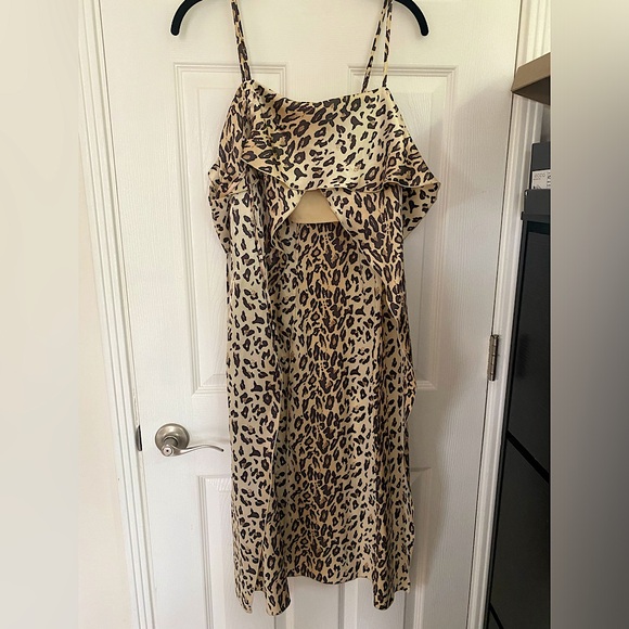 Revolve | Lovers + Friends Leopard Top - Picture 3 of 8